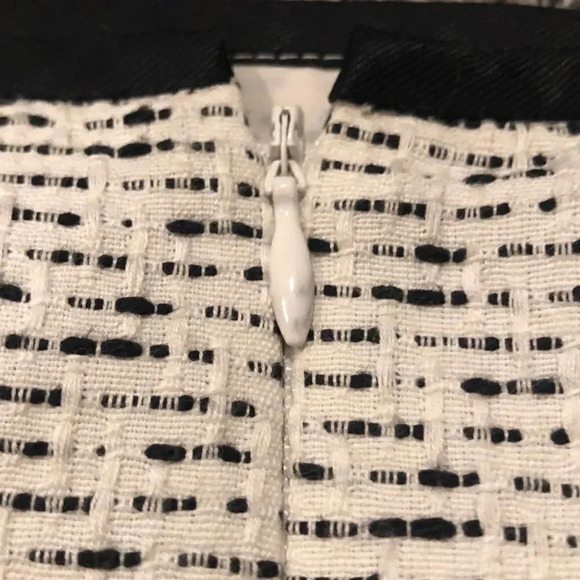 Vera Wang Skirt Size 4 Lavender Label Designer Elegant Workwear - Picture 5 of 5